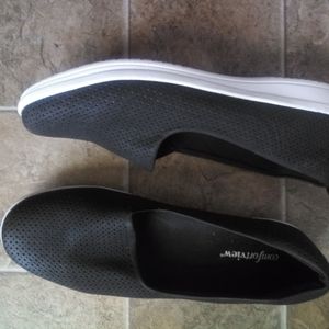 Black shoes size 9
